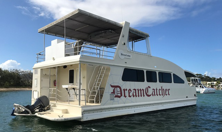 catamaran hire noosa river